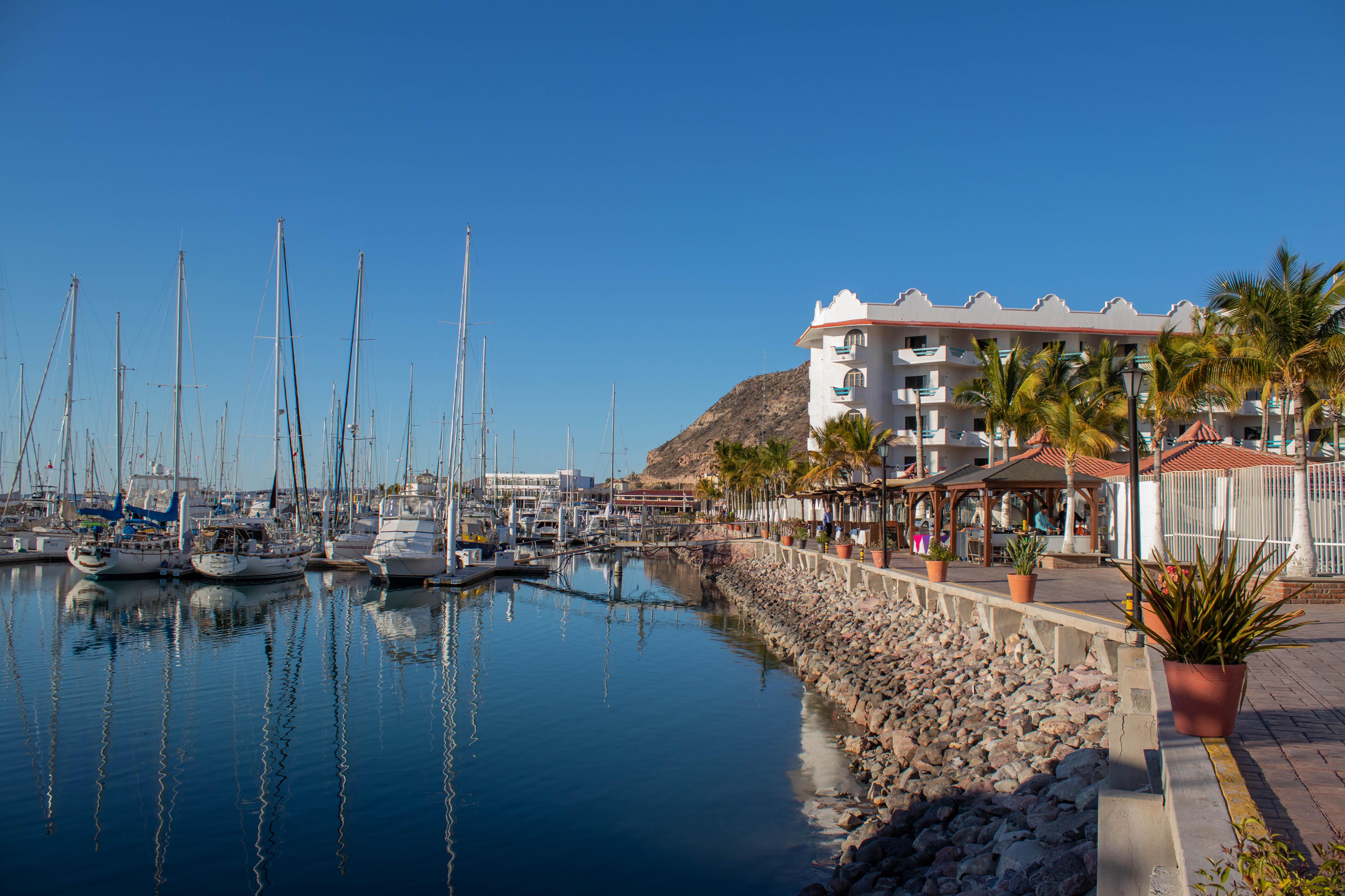 The Westmarine Waterfront Hotel Ла Пас Екстериор снимка